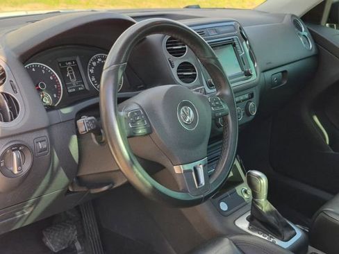 Used 2017 Volkswagen Tiguan Sport FWD image 8