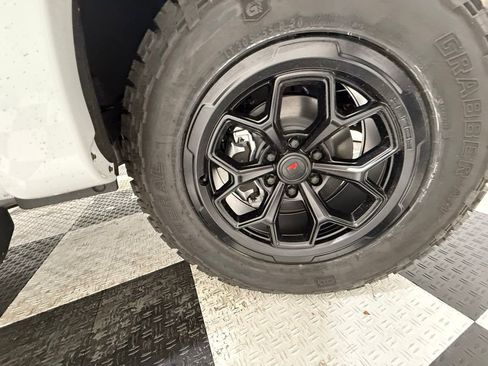 New 2024 Ford F150 XLT w/ Equipment Group 303A High image 10