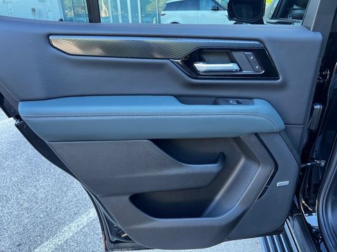 New 2026 GMC Yukon AT4 w/ AT4 Premium Package AWD/4WD image 33