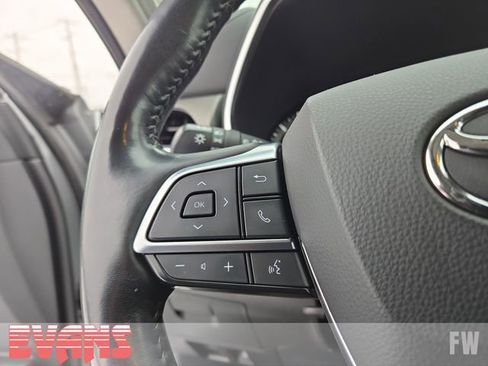Used 2021 Toyota Highlander Limited image 16