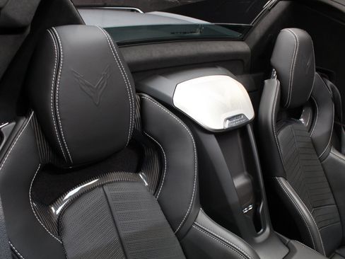 Used 2024 Chevrolet Corvette Stingray Premium Conv w/ Z51 Performance Package RWD image 49