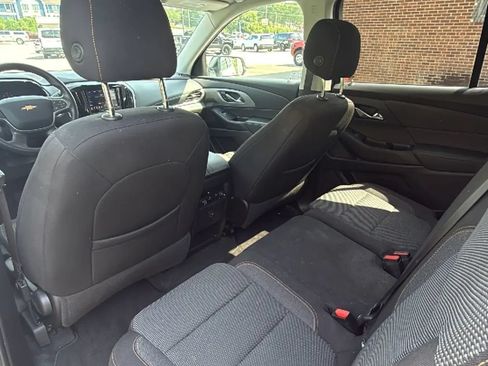 Used 2021 Chevrolet Traverse LS FWD image 28