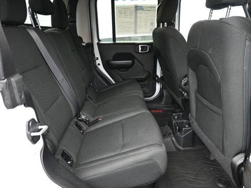 Used 2020 Jeep Gladiator Sport w/ Quick Order Package 24S image 9