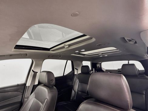Used 2021 Chevrolet Traverse Premier w/ Redline Edition FWD image 14