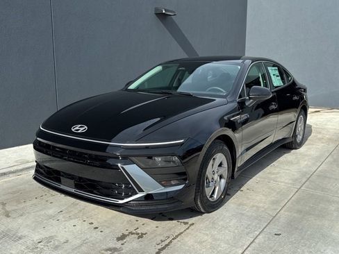 New 2026 Hyundai Sonata SE FWD image 1