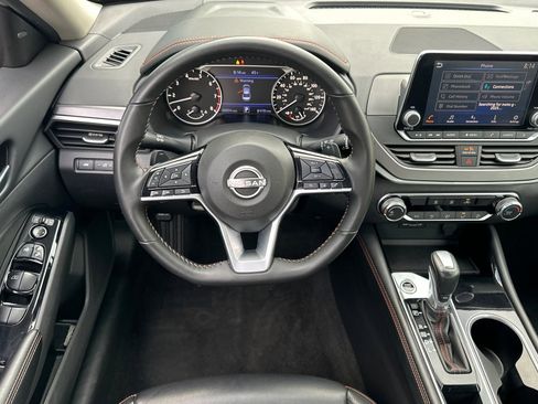 Used 2025 Nissan Altima 2.5 SR image 15