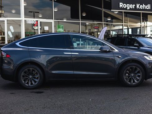 Used 2017 Tesla Model X 100D image 8