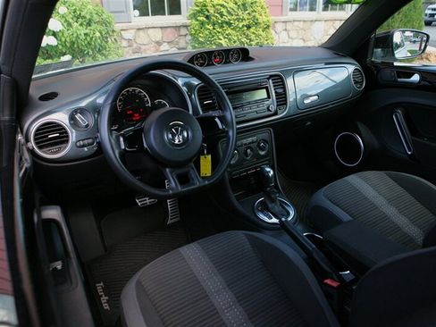 Used 2013 Volkswagen Beetle 2.0T FWD image 12