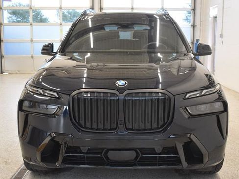 Used 2026 BMW X7 xDrive40i w/ M Sport Package AWD/4WD image 3