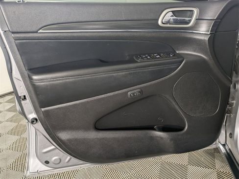 Certified 2021 Jeep Grand Cherokee Limited image 12