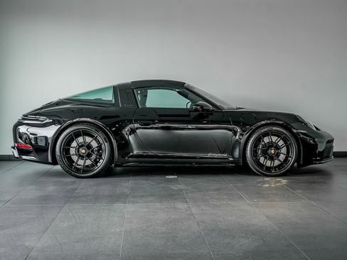 Certified 2025 Porsche 911 Targa 4 GTS image 8