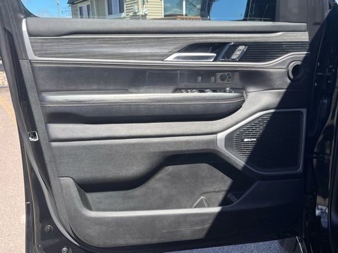 Used 2024 Jeep Wagoneer Series II w/ Flexible Seating Group image 26