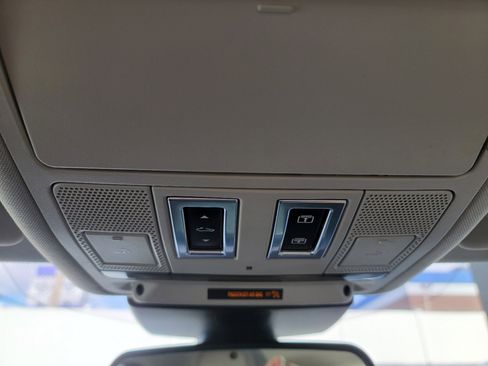 Used 2017 Jaguar XE Prestige image 32