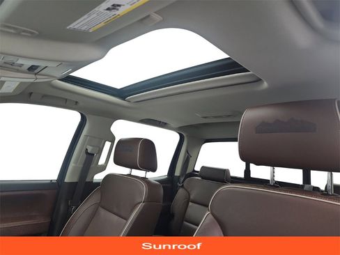 Used 2016 Chevrolet Silverado 1500 High Country w/ High Country Premium Package image 14