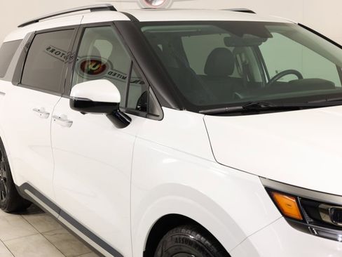 Used 2024 Kia Carnival SX Prestige image 39