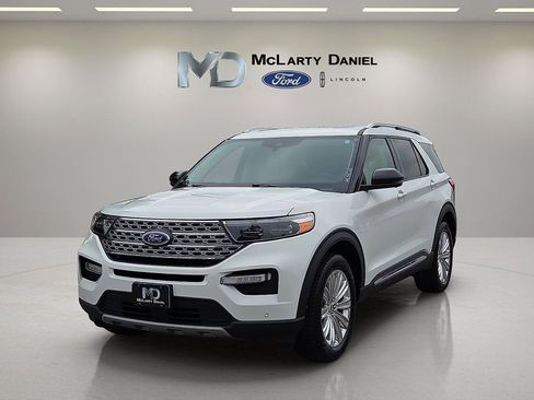 Certified 2022 Ford Explorer Limited w/ Limited Technology Package AWD/4WD image 2
