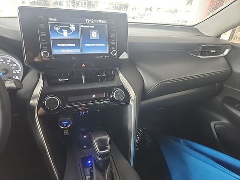 Used 2021 Toyota Venza LE image 14