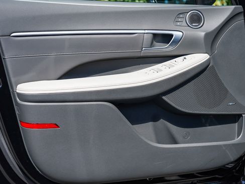 Used 2025 Hyundai Sonata Limited FWD image 20