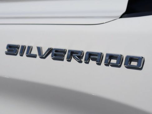 Used 2022 Chevrolet Silverado 1500 LT RWD image 46