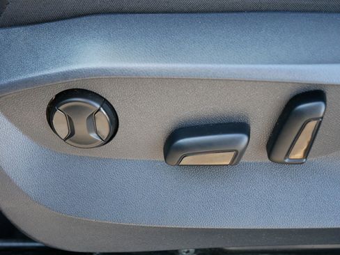 Used 2022 Volkswagen Tiguan SE image 20