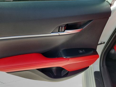 Used 2019 Toyota Camry XSE image 25