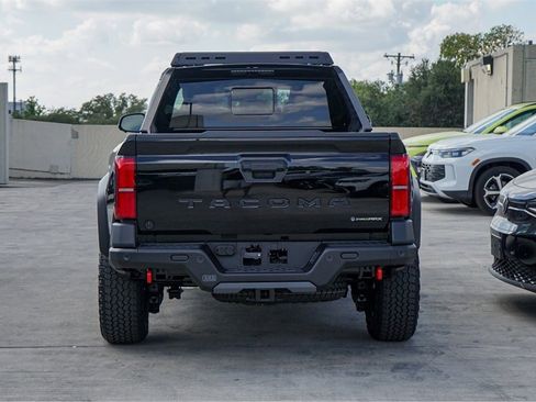 Used 2025 Toyota Tacoma TRD Sport w/ Tow Tech Package image 7