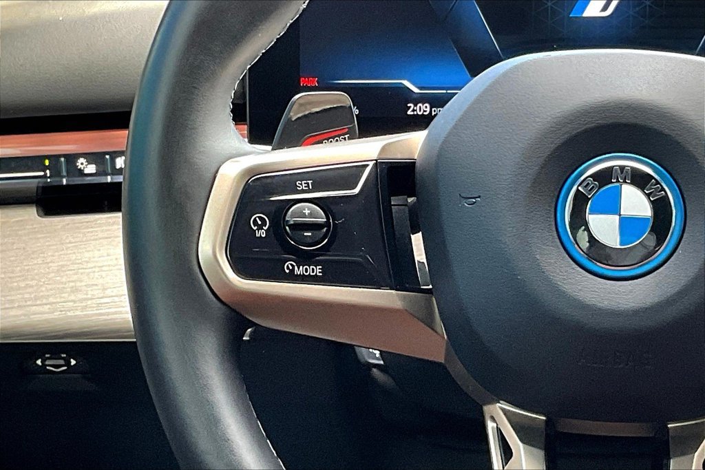Used 2024 BMW i5 eDrive40i w/ Executive Package RWD image 11