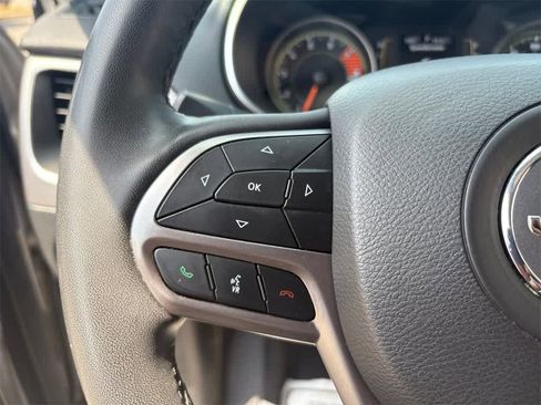 Used 2022 Jeep Cherokee Latitude w/ Comfort Safety Group image 22