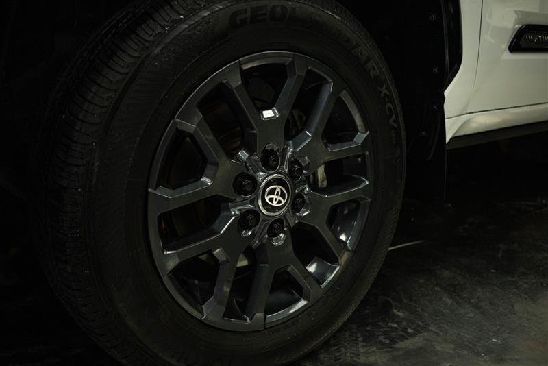Used 2024 Toyota Tundra Platinum AWD/4WD image 3