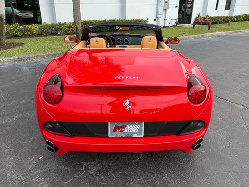 Used 2010 Ferrari California image 18