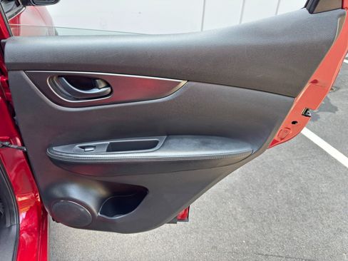 Used 2019 Nissan Rogue Sport S w/ Appearance Package FWD image 38