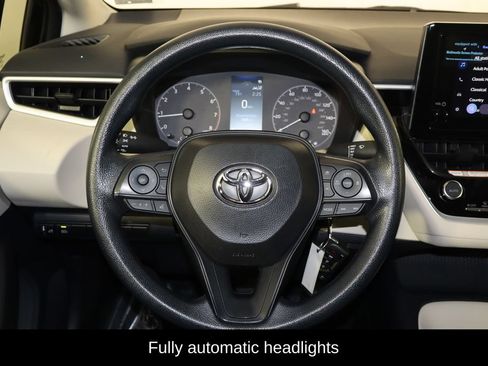 Used 2025 Toyota Corolla LE FWD image 7