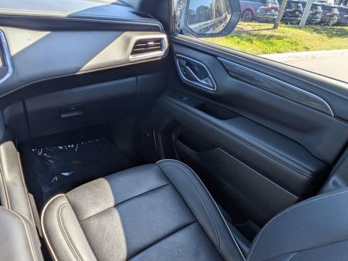 Used 2022 GMC Yukon SLT w/ SLT Luxury Package RWD image 17