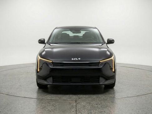 Used 2025 Kia K4 FWD image 2