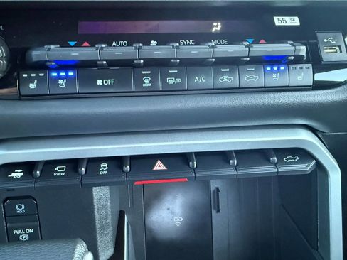 Used 2025 Toyota Tundra Platinum image 50