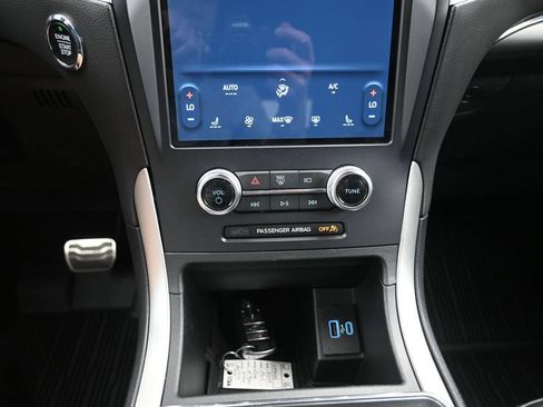 Used 2024 Ford Edge ST-Line AWD/4WD image 17