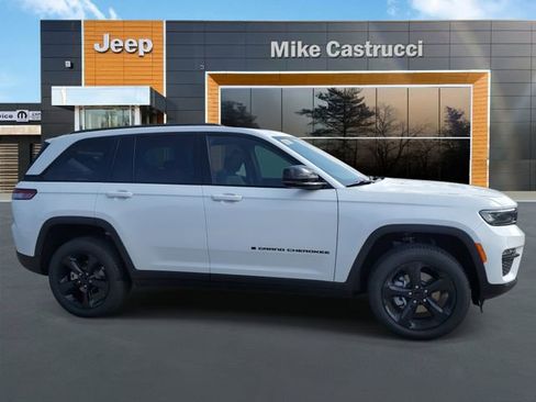 New 2025 Jeep Grand Cherokee Limited w/ Black Appearance Package image 3