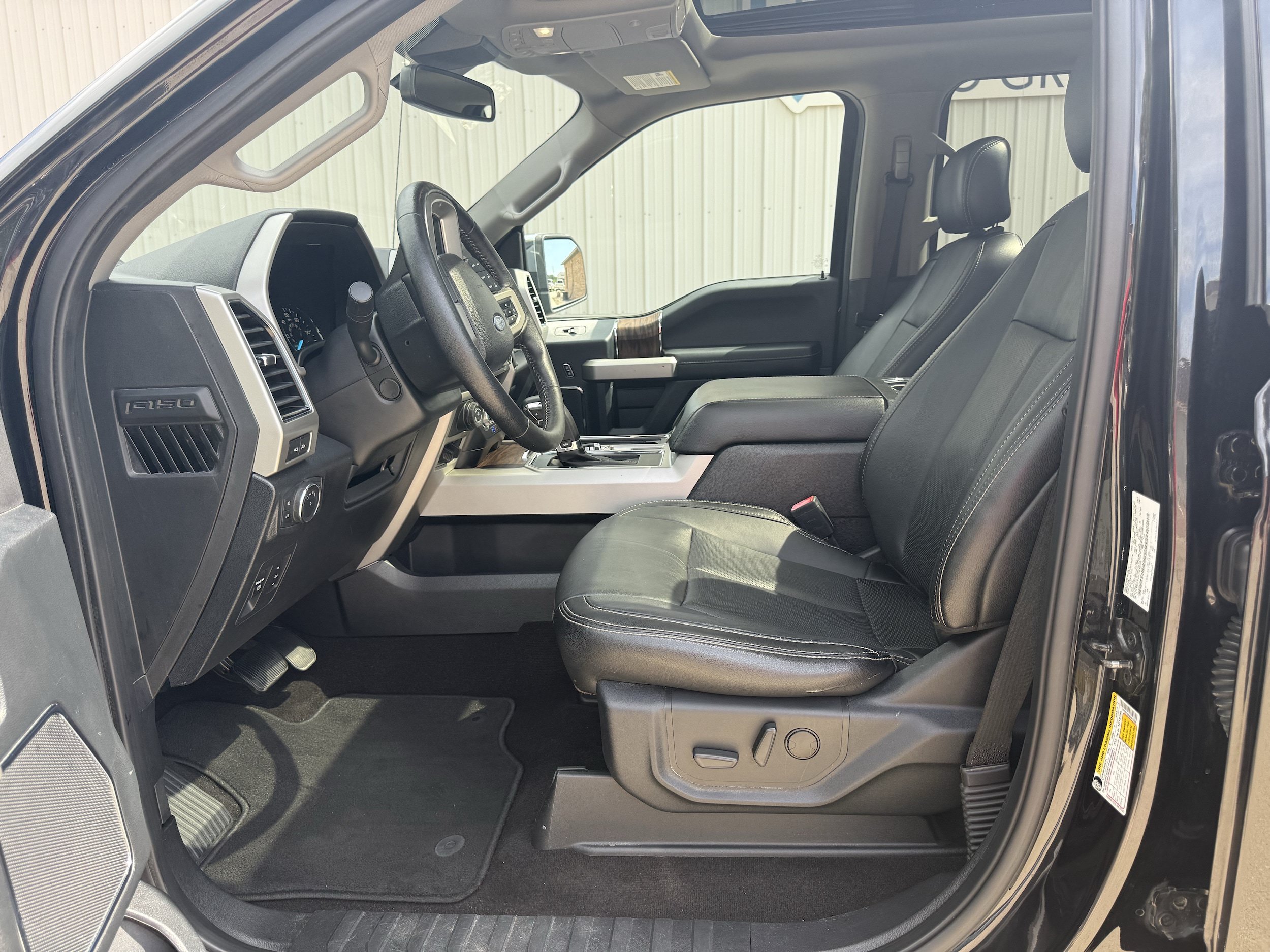 Used 2020 Ford F150 Lariat w/ Equipment Group 502A Luxury AWD/4WD image 9