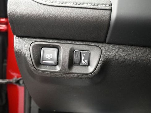 Used 2023 GMC Acadia SLT w/ Elevation Edition image 8