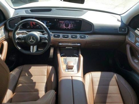 Used 2025 Mercedes-Benz GLS 450 4MATIC image 13