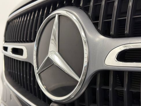 Used 2024 Mercedes-Benz GLC 300 4MATIC image 13
