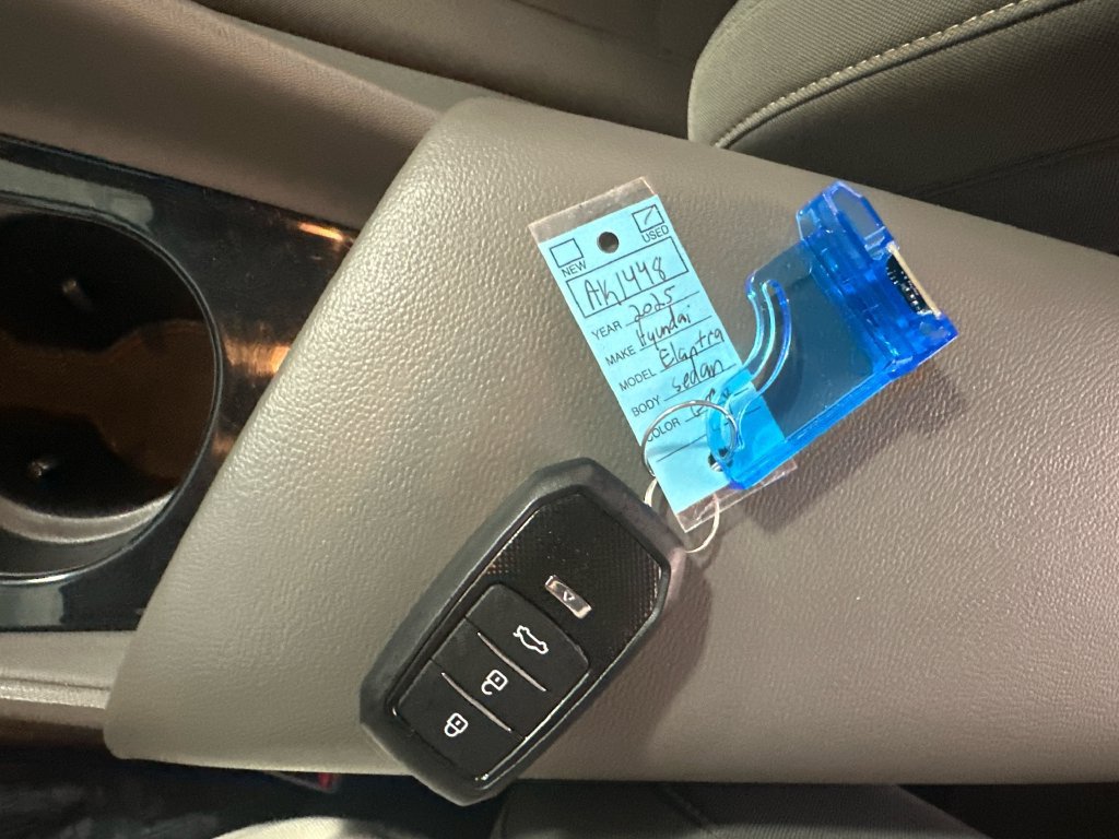 Used 2025 Hyundai Elantra SEL FWD image 13