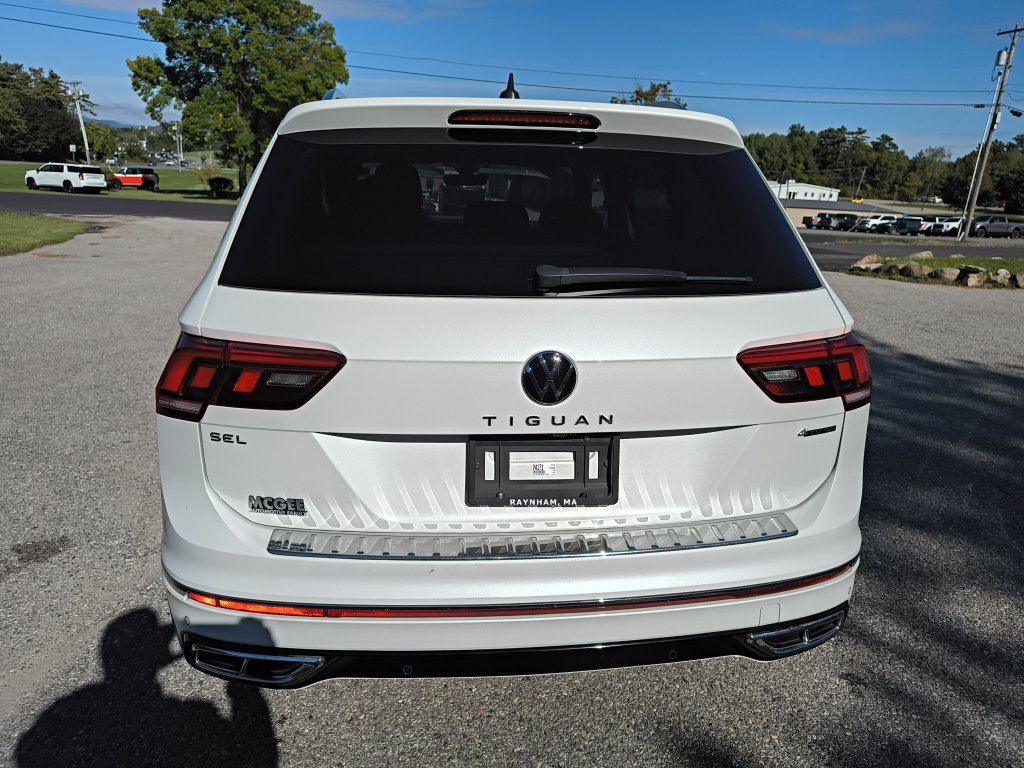 Used 2024 Volkswagen Tiguan SEL R-Line AWD/4WD image 4