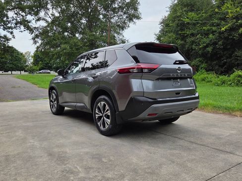 Used 2021 Nissan Rogue SV FWD image 8