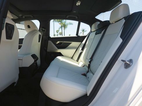 New 2027 BMW i5 eDrive40 w/ M Sport Package RWD image 8