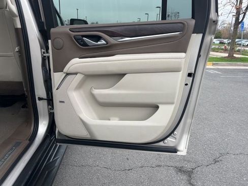 Used 2022 GMC Yukon XL Denali AWD/4WD image 21