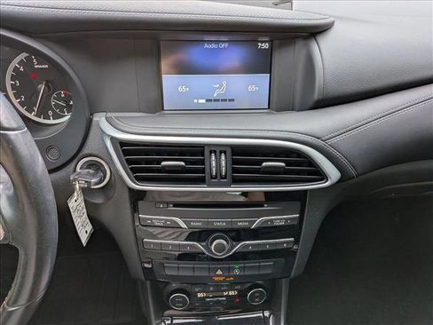 Used 2017 INFINITI QX30 FWD image 11