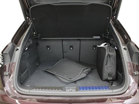 New 2024 Porsche Macan Turbo Electric image 28