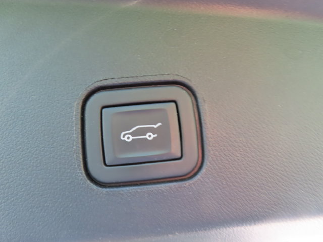 Certified 2024 Cadillac Lyriq Luxury AWD/4WD image 39