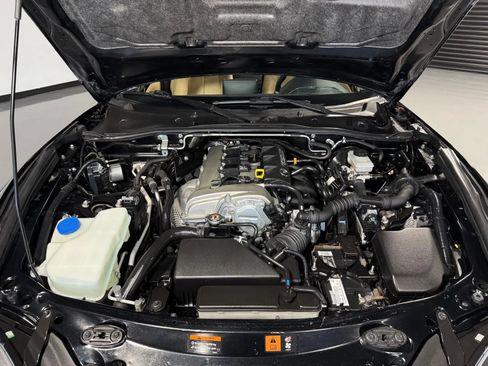 Used 2016 MAZDA MX-5 Miata Grand Touring RWD image 8